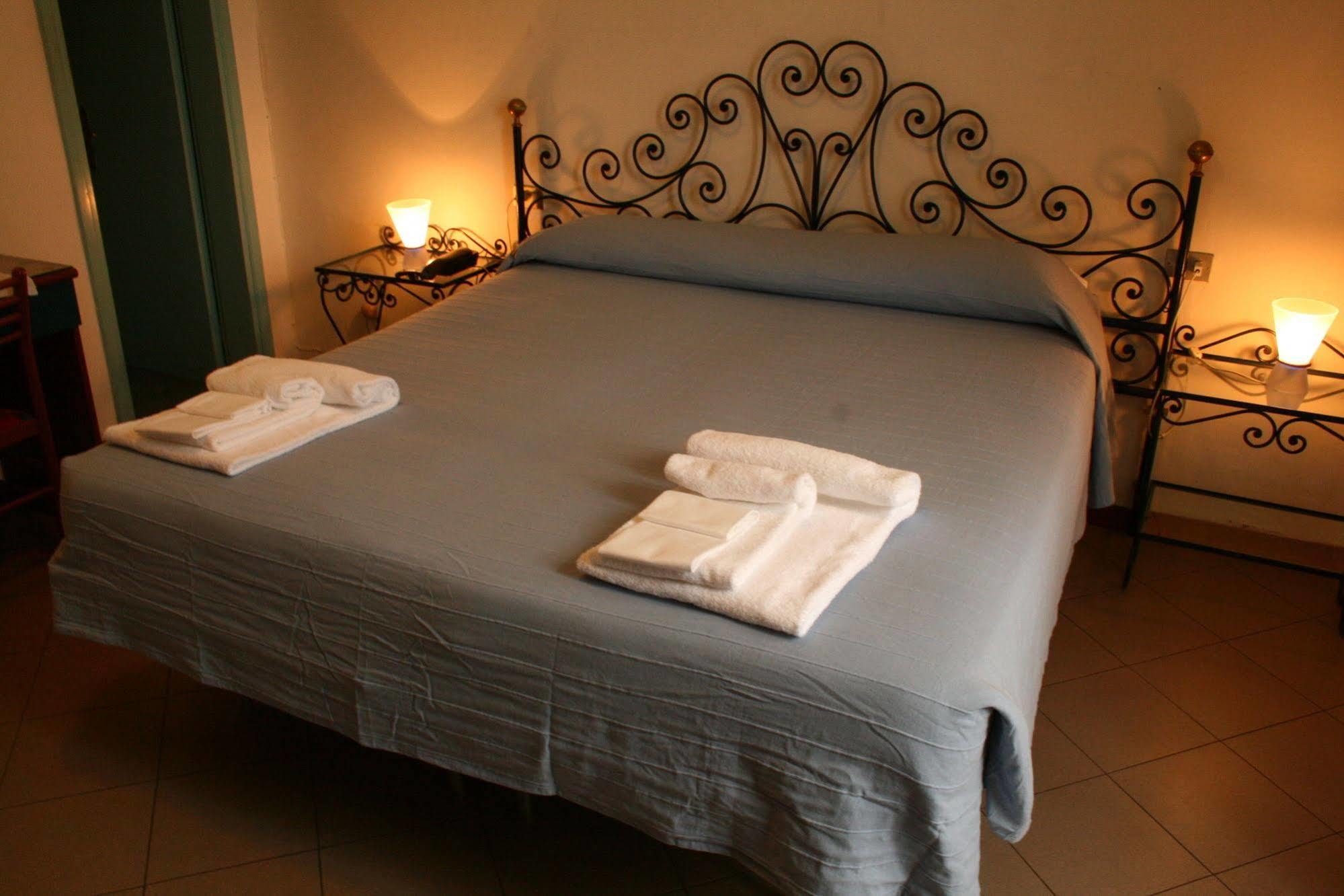 Hotel Fedora Florens Rum bild